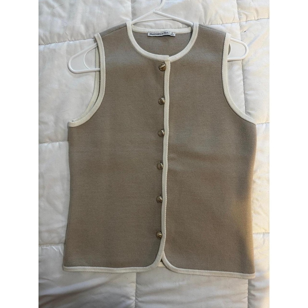 Abercrombie & Fitch Women's Mara Button-Up Sweater Vest- Cream, Size Small - Picture 2 of 6